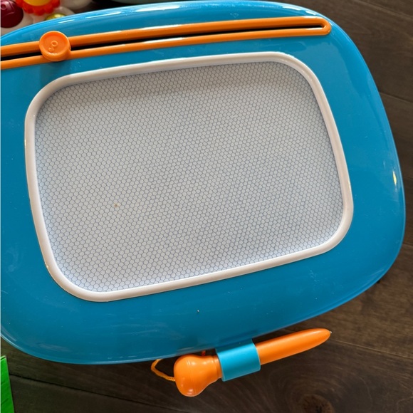 Infant / toddler toys - Picture 8 of 12